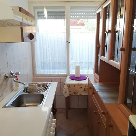 In 38430 Balatonfenyves