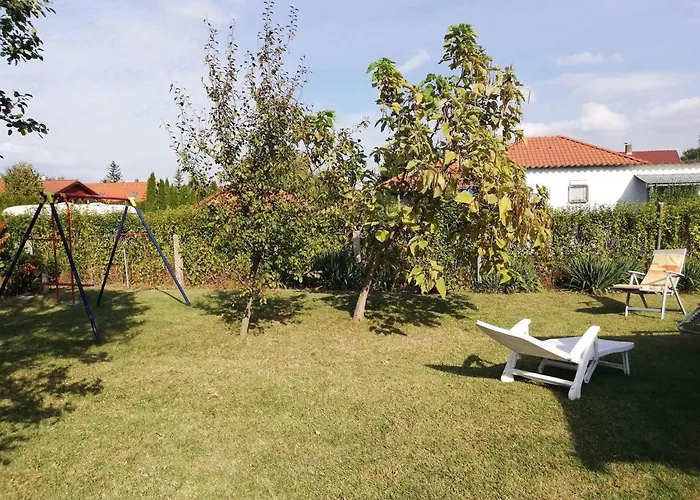 In 38430 * Balatonfenyves